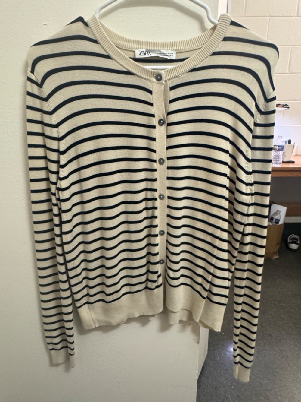 Zara Women's Cream and Tan Cardigan - Picture 2 of 5